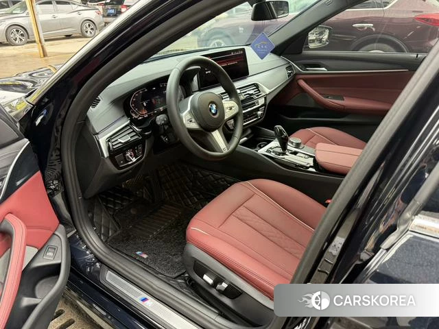 BMW 5 series 2023 Черный из Китая