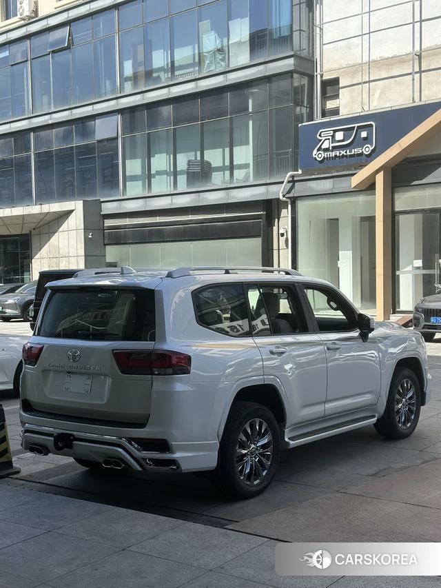Toyota Land Cruiser (imported) 2025 Белый из Китая