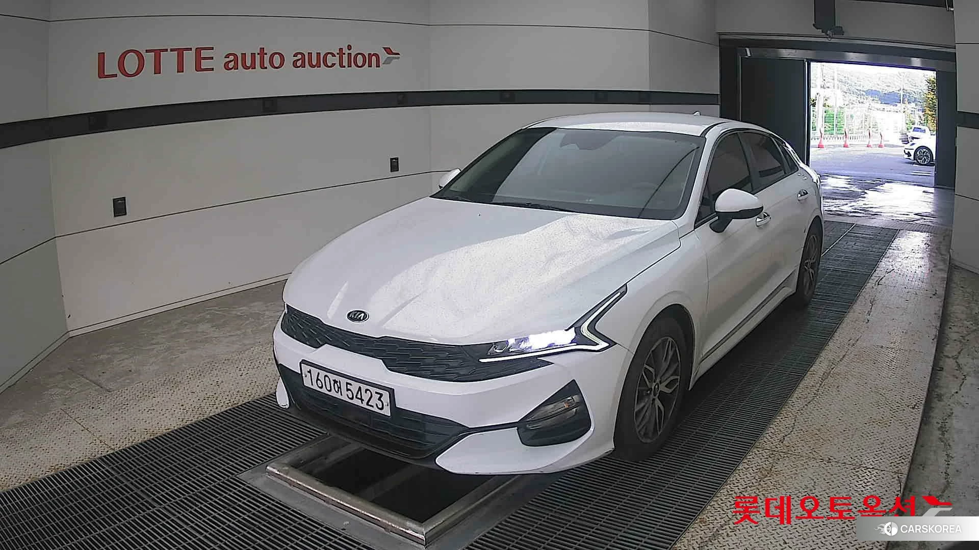 Kia K5 2021 Snow White Pearl (optional) из Кореи