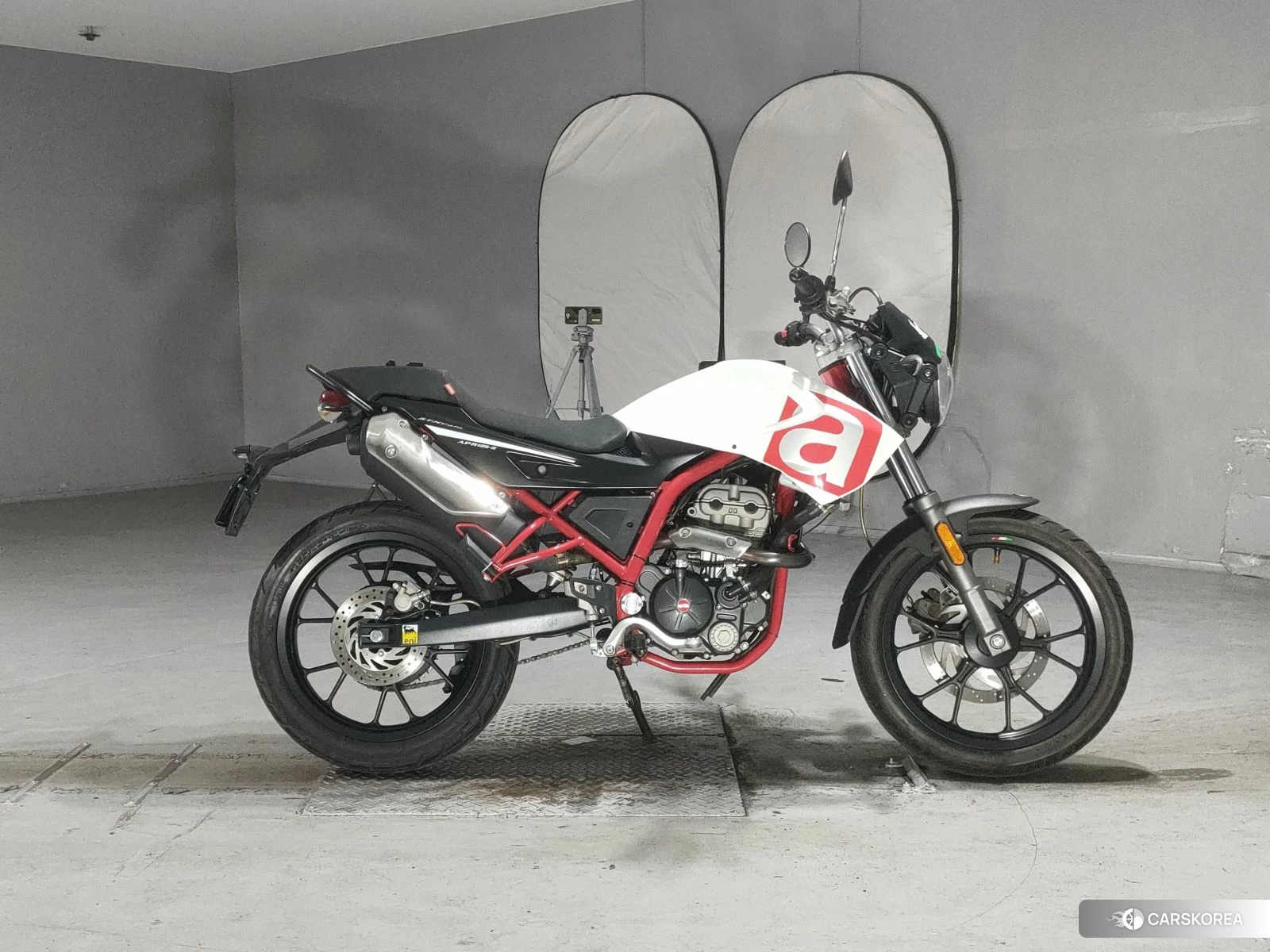 Aprilia STX125 CAFE 2015 из Японии