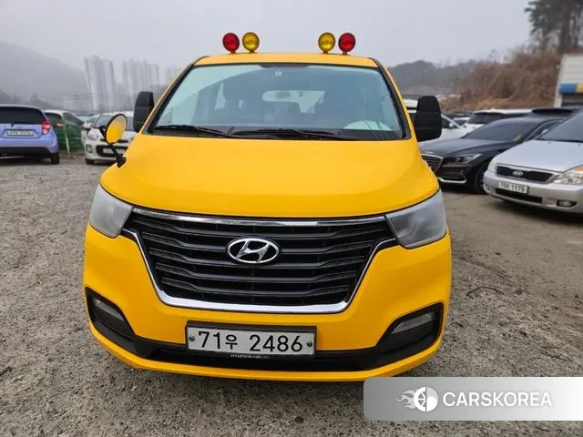 Hyundai The New Grand Starex 2018 Желтый из Кореи