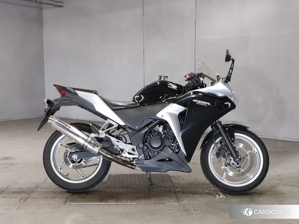 Проданный Honda CBR250R 2011 из Японии