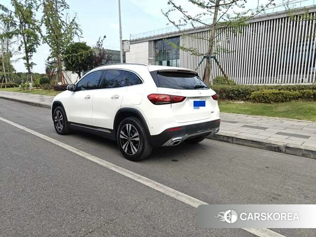 Mercedes-Benz GLA 2021 Белый из Китая