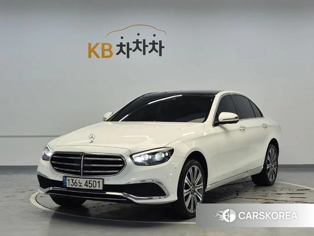 Mercedes-Benz E-Class W213 2021 Белый из Кореи