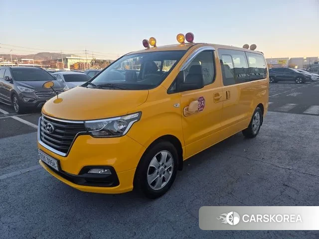 Hyundai The New Grand Starex 2019 Желтый из Кореи