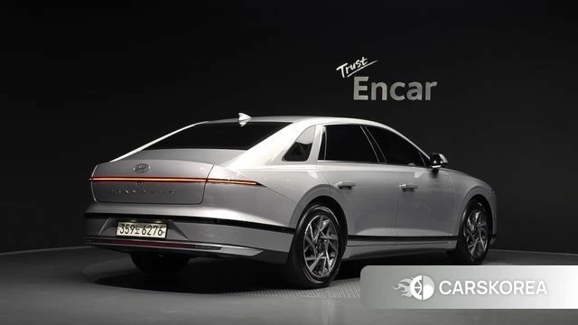 Hyundai Grandeur Hybrid (GN7) 2023 Серебристо-серый из Кореи