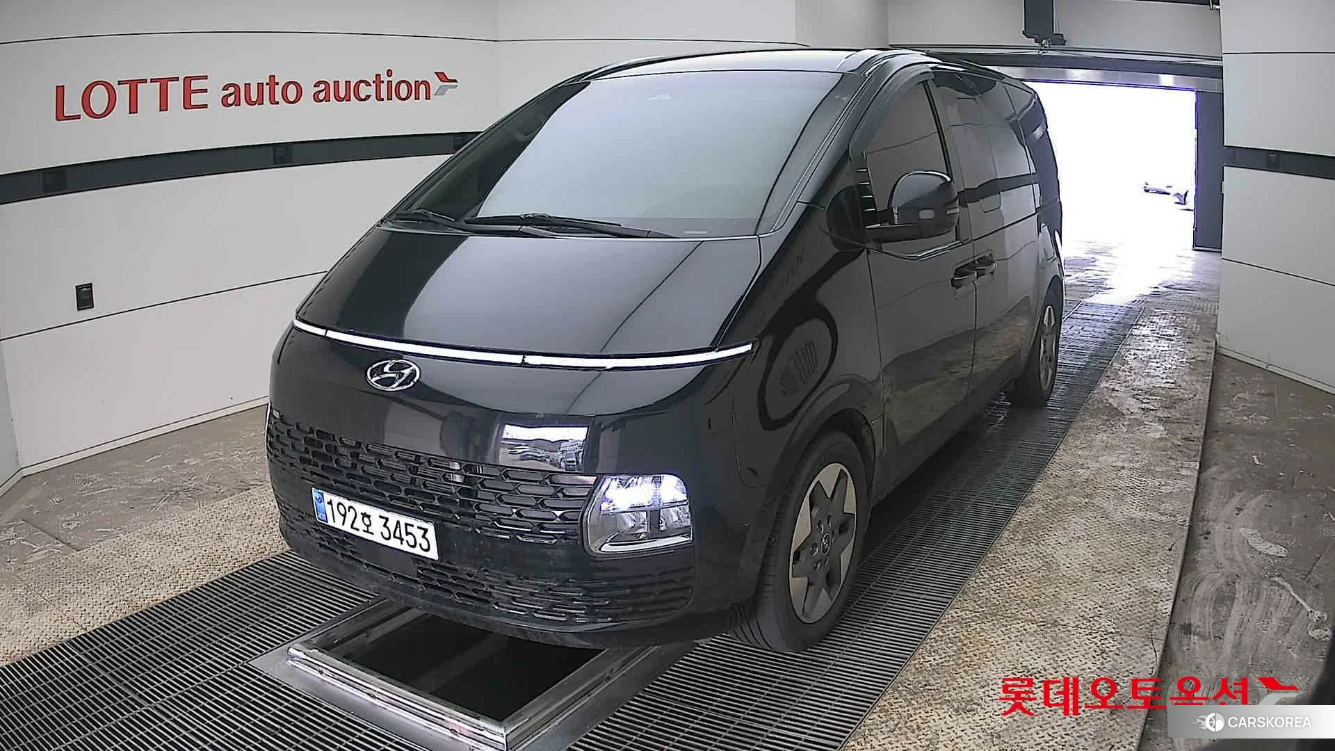 Hyundai Staria 2023 Abyss Black Pearl из Кореи