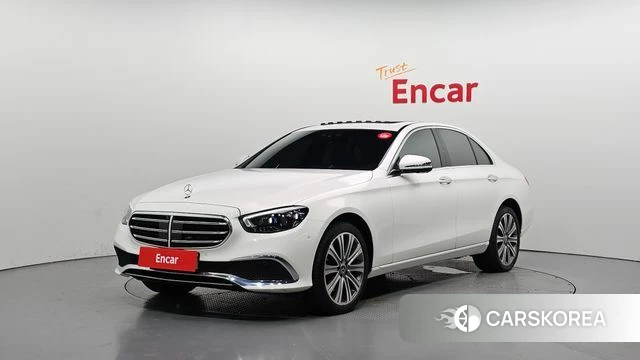 Mercedes-Benz E-Class W213 2023 Белый из Кореи