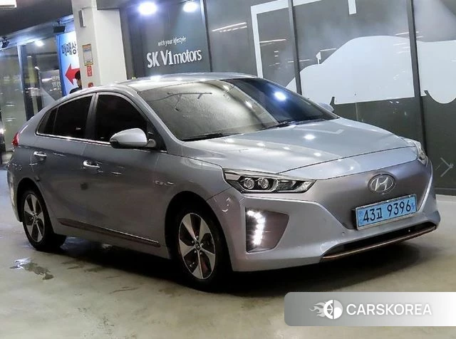 Hyundai Ionic Electric 2018 Серебристо-серый из Кореи