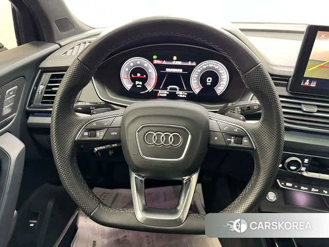 Audi Q5L 2023 Темно-серый из Китая