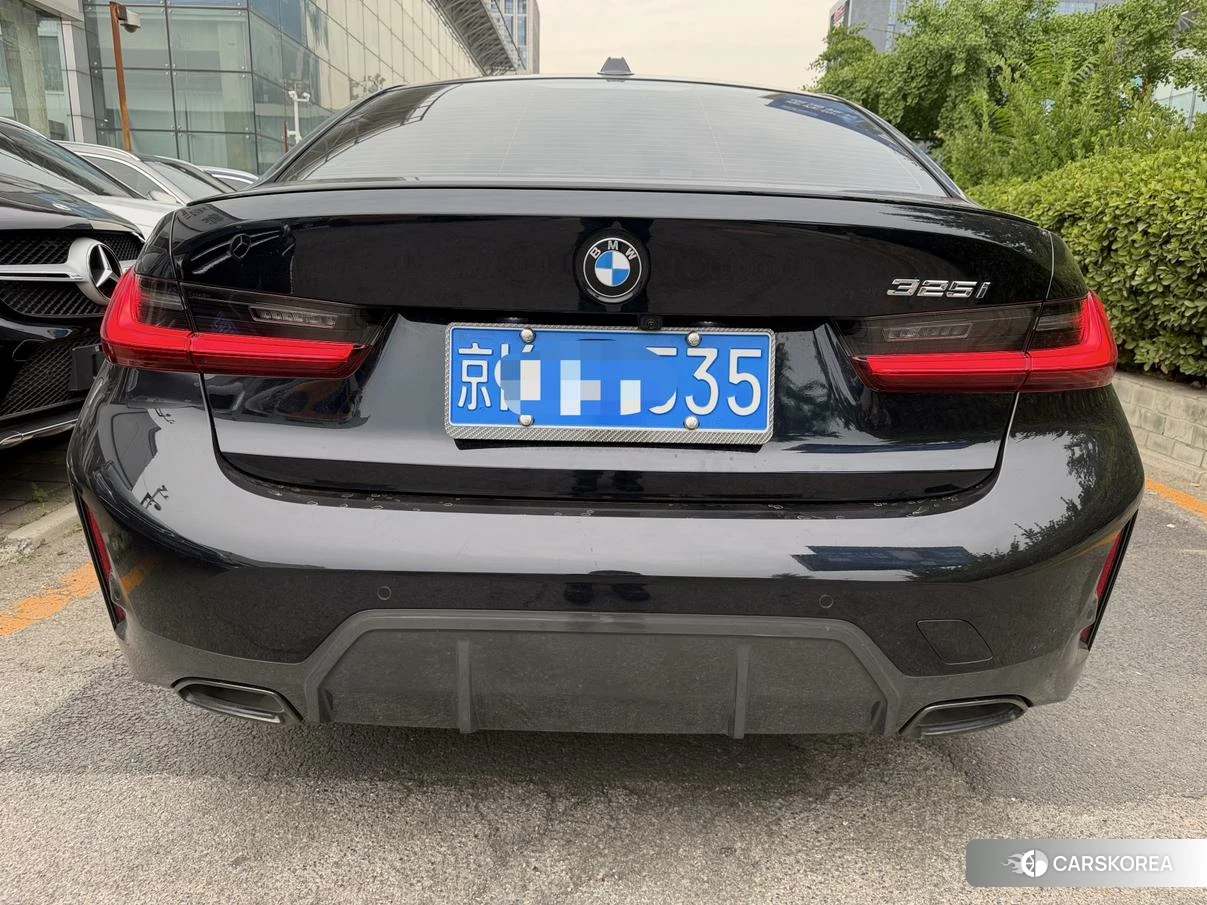 BMW 3 series 2022 Черный из Китая