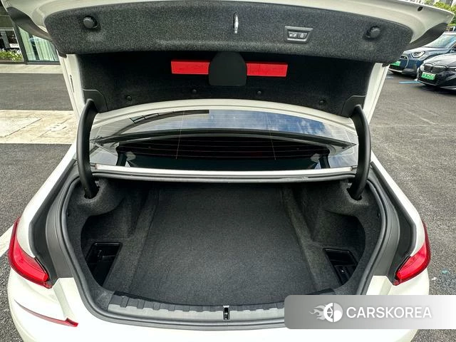 BMW 3 series 2022 Белый из Китая
