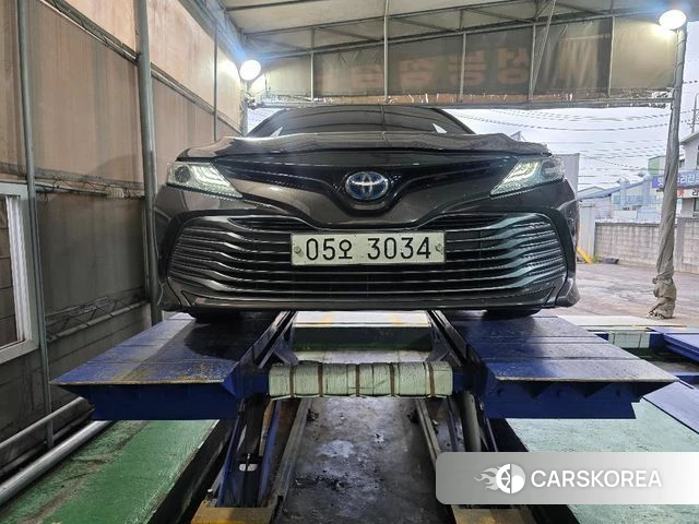 Toyota Camry (XV70) 2018 Серый из Кореи