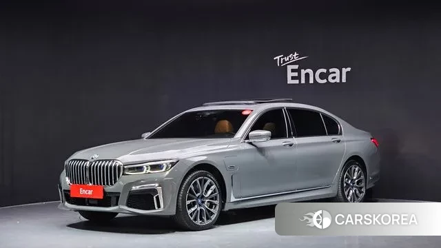 BMW 7 Series (G11) 2022 Серебристо-серый из Кореи
