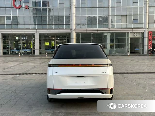 Xiaopeng Motors Xiaopeng X9 2025 Белый из Китая