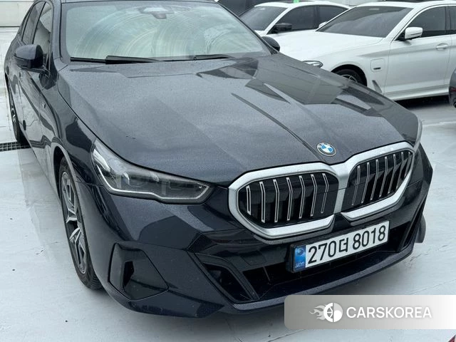 BMW 5 Series (G60) 2023 Черный из Кореи