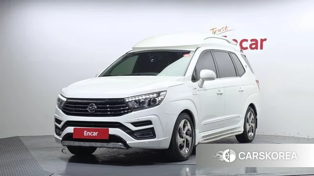 Ssangyong Korando Turismo 2019 Белый из Кореи