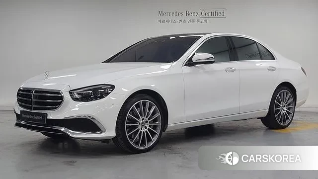 Mercedes-Benz E-Class W213 2022 Белый из Кореи
