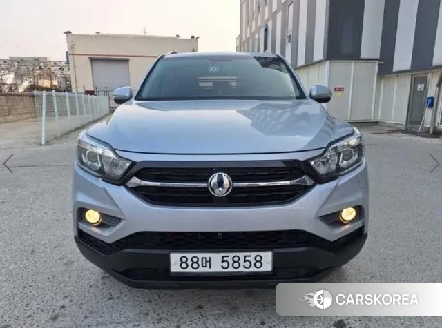 Ssangyong Rexton Sports 2018 Серебристо-серый из Кореи