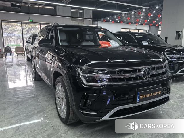 Volkswagen Tourang 2023 Черный из Китая