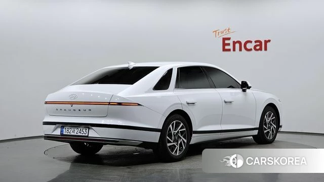 Hyundai Grandeur (GN7) 2024 Белый из Кореи