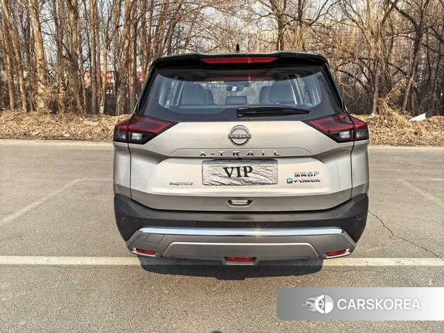 Nissan Qijun 2023 Шампань из Китая