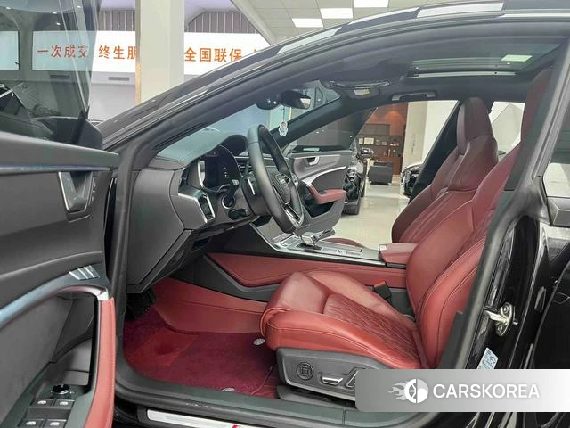 Audi A7L 2024 Черный из Китая
