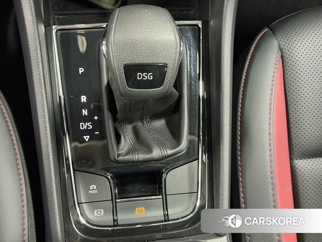 Skoda Krok 2022 Белый из Китая