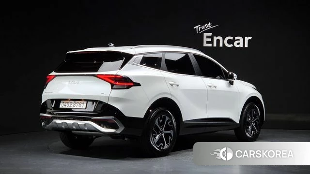 Kia Sportage 5th Generation Hybrid 2023 Белый из Кореи