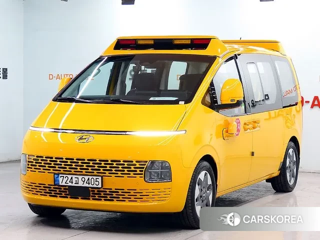 Hyundai Staria 2023 Желтый из Кореи