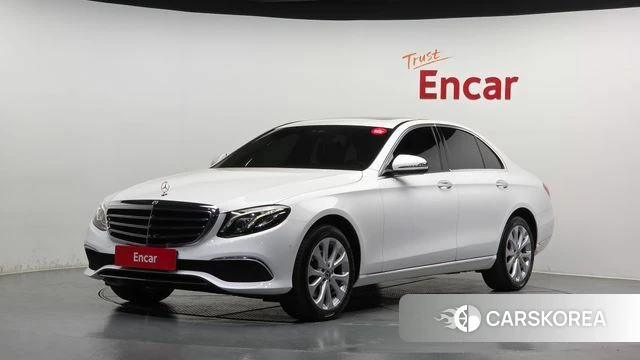 Mercedes-Benz E-Class W213 2020 Белый из Кореи