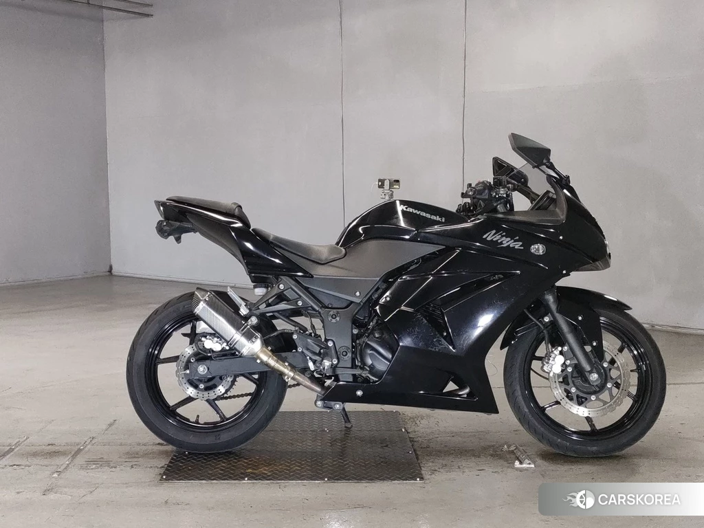 Проданный Kawasaki NINJA 250R id 4172040 из Японии, фото 2