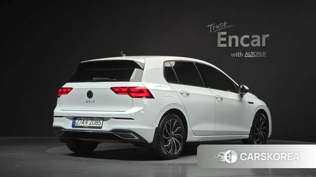 Volkswagen Golf 8th Generation 2022 Белый из Кореи