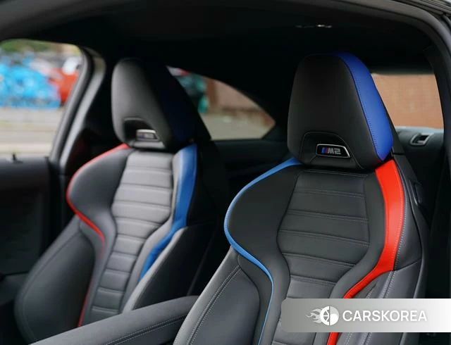 BMW M2 2026 Серебристо-серый из Китая