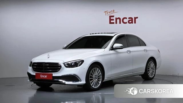Mercedes-Benz E-Class W213 2022 Белый из Кореи