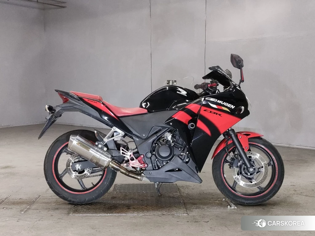 Проданный Honda CBR250R 2011 из Японии