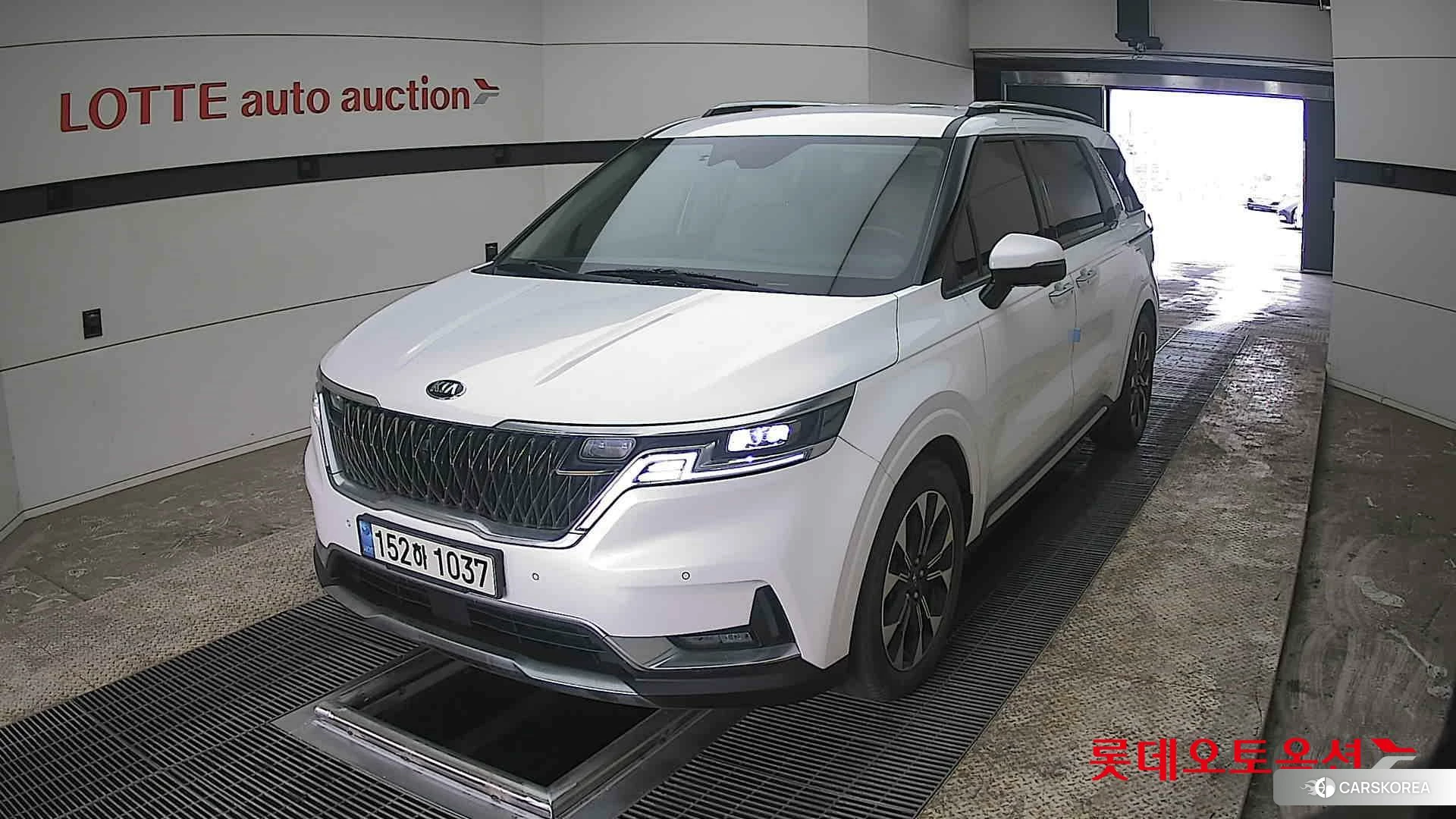 Kia Carnival 2021 Белый из Кореи