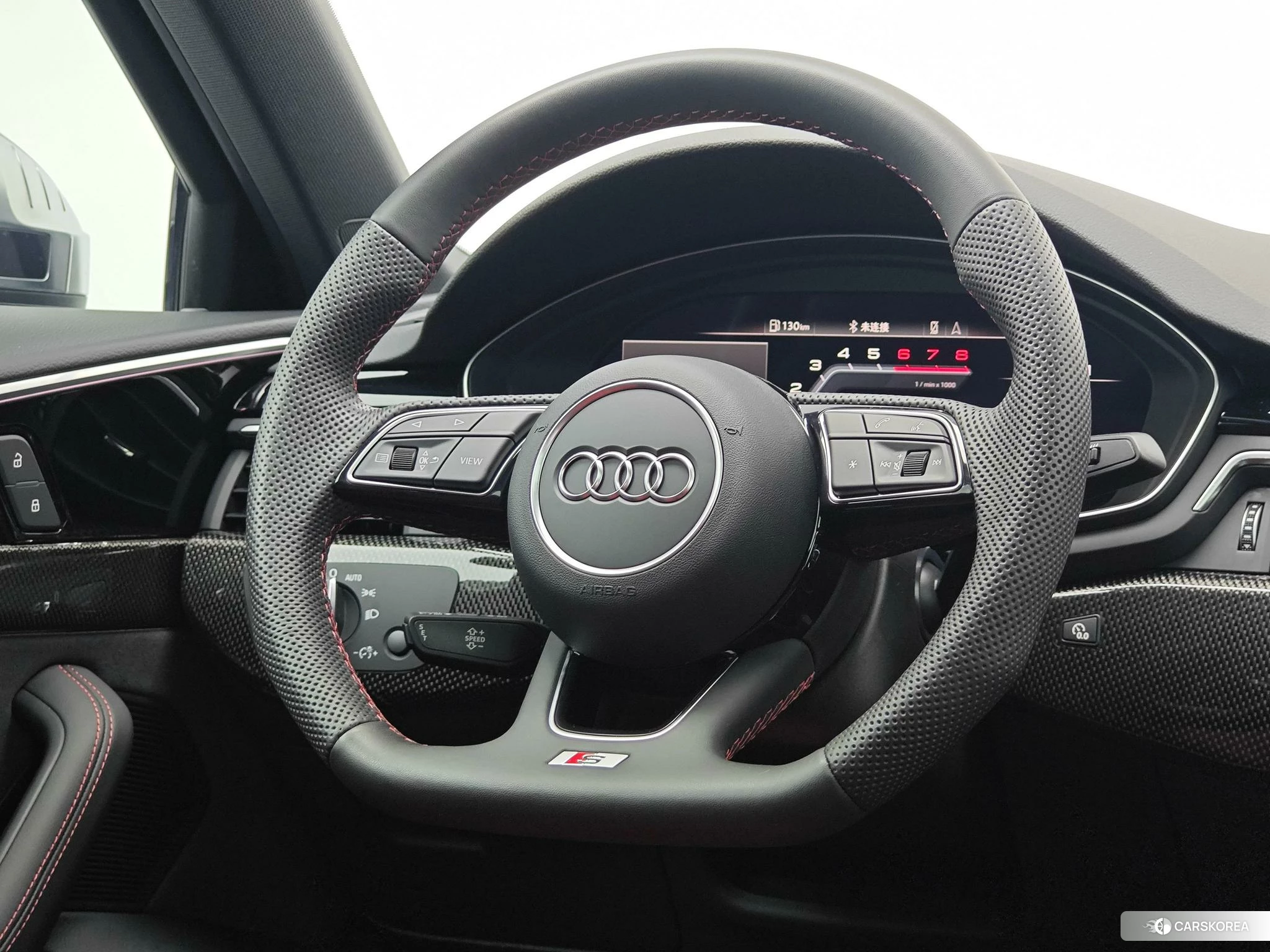 Audi S4 2023 Темно-серый из Китая