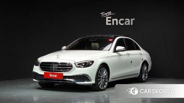 Mercedes-Benz E-Class W213 2023 Белый из Кореи