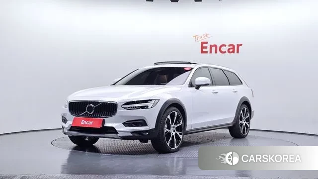Volvo V90 Cross-Country 2023 Белый из Кореи