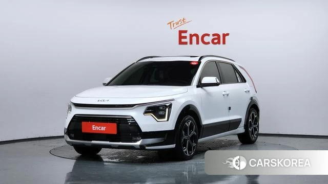 Kia Di Ol Nu Niro 2023 Белый из Кореи