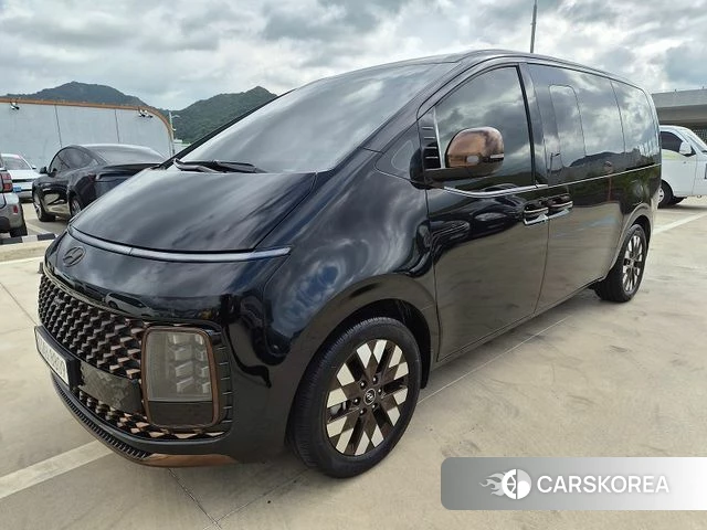 Hyundai Staria 2023 Черный из Кореи