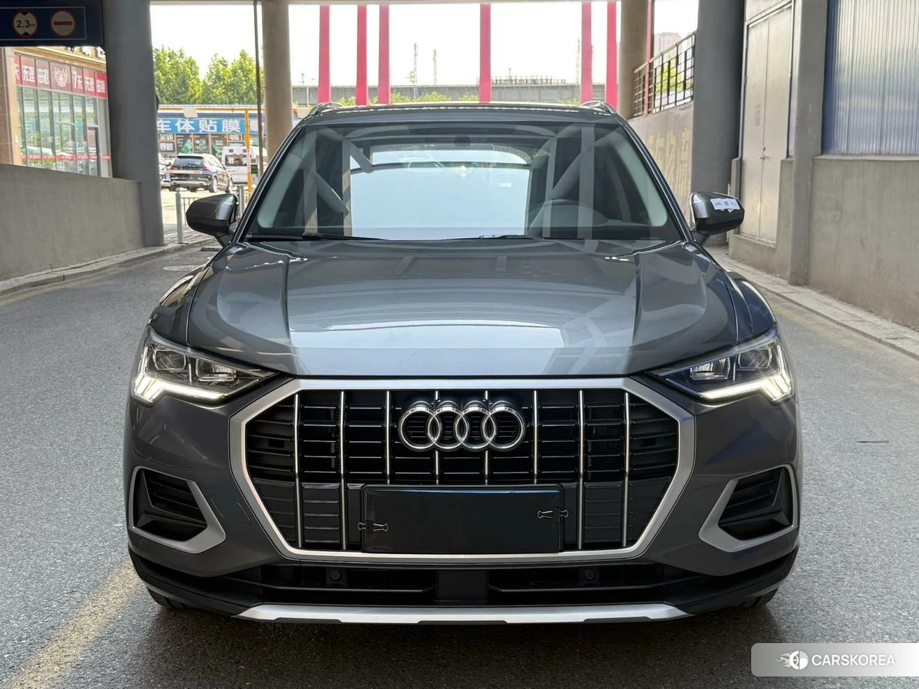 Audi Q3 2021 Темно-серый из Китая