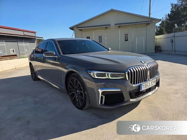 BMW 7 Series (G11) 2021 Серебристо-серый из Кореи
