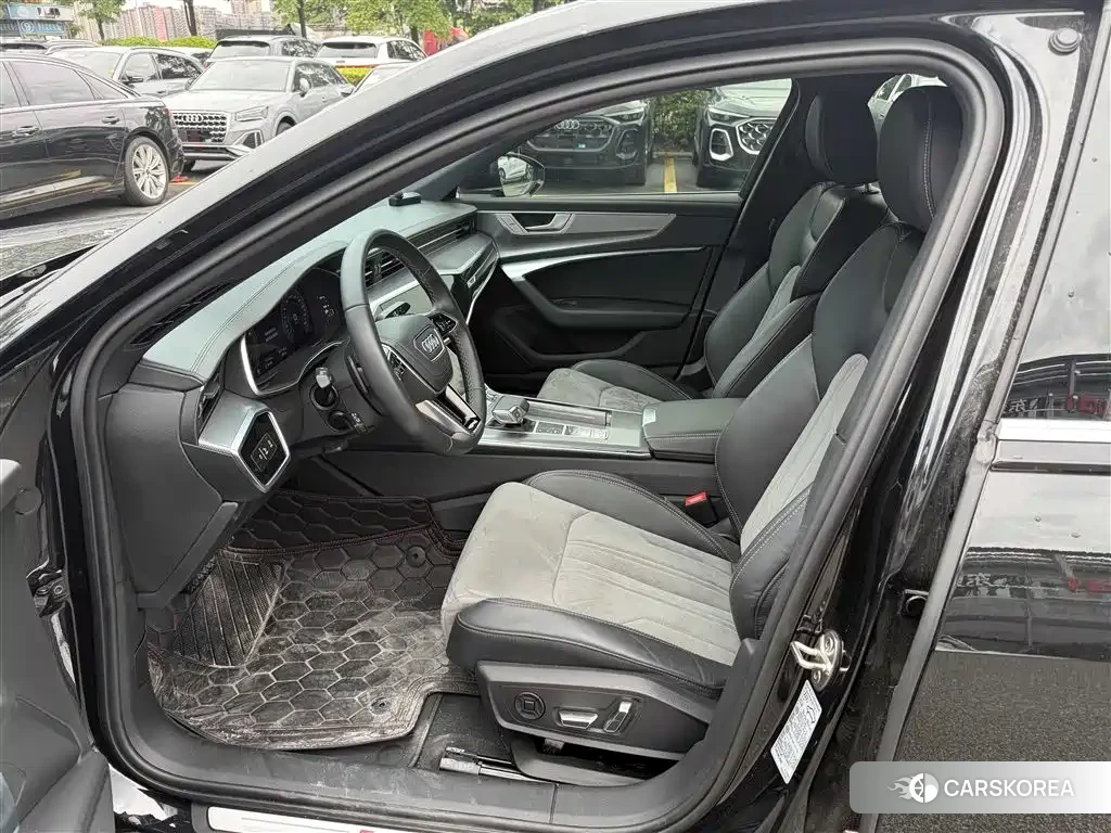 Audi A6L 2025 Черный из Китая