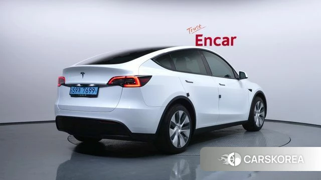 Tesla Model Y 2023 Белый из Кореи