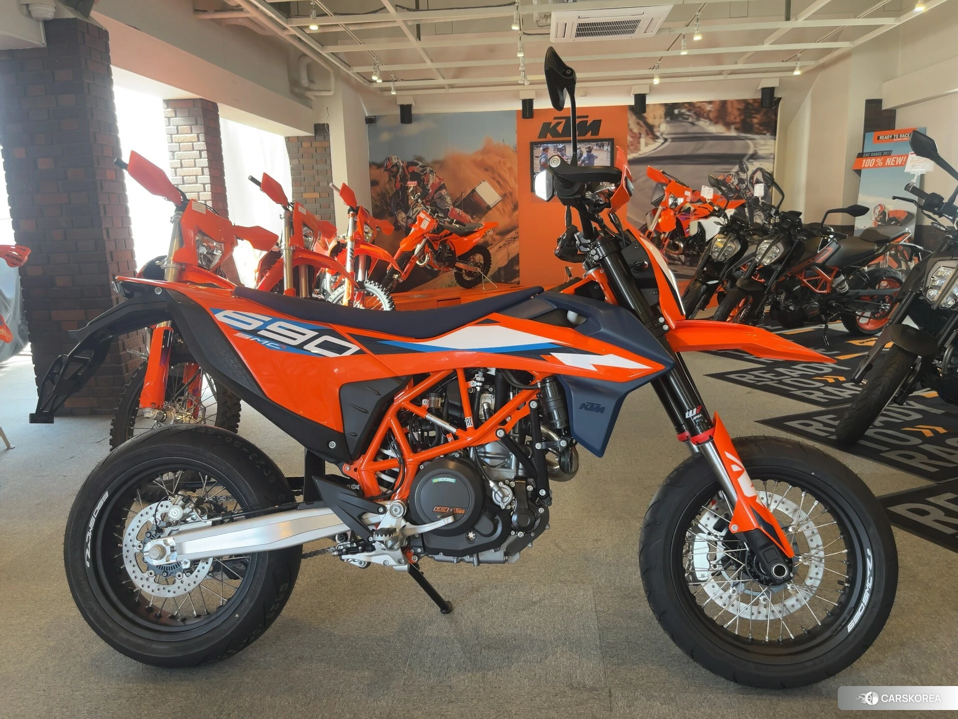 KTM 690 SMC R 2024 из Японии, фото 2