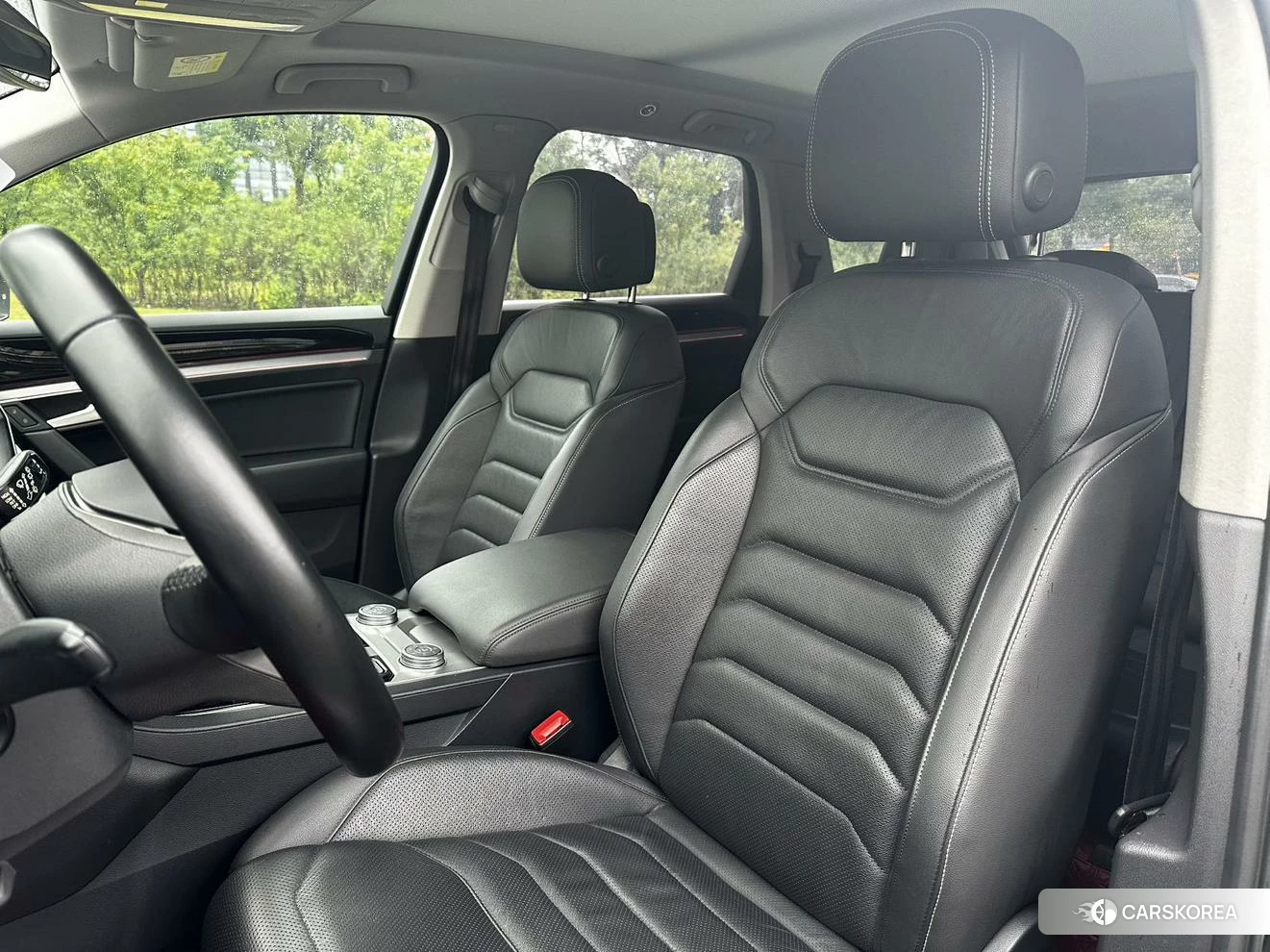 Volkswagen Touareg 2022 Черный из Китая