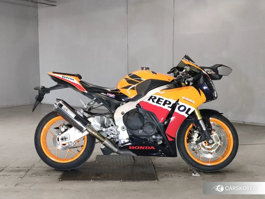 Проданный Honda CBR1000RR 2013 из Японии