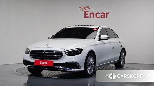 Mercedes-Benz E-Class W213 2021 Белый из Кореи